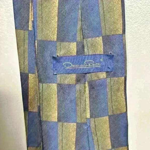 VTG 80s OSCAR DE LA RENTA 100% Silk Tie Blue Green Block Print 55" x 3.5" - Picture 2 of 5